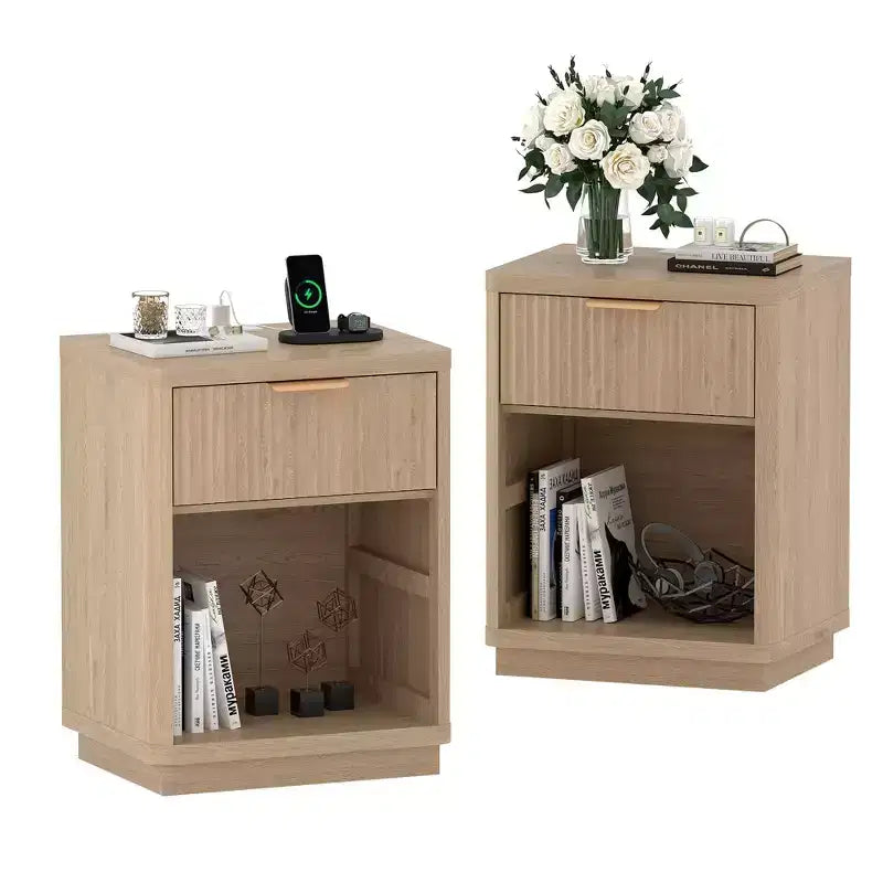 Comodini Scanalati Set da 2, Tavolini da Notte Stile Farmhouse con Stazione di Ricarica e 1 Cassetto Contenitore (Moderno di Metà Secolo)