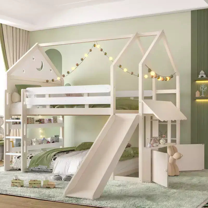 Letto a soppalco matrimoniale per bambini con scivolo e libreria, Struttura letto a soppalco a forma di casetta in legno massello con scaletta convertibile per bambini, Casetta dei giochi