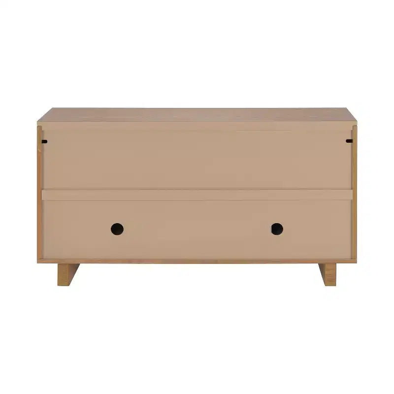 Madia moderna a 4 ante realizzata in MDF e impiallacciatura di frassino, con maniglie in metallo e finiture naturali, perfetta per sale da pranzo