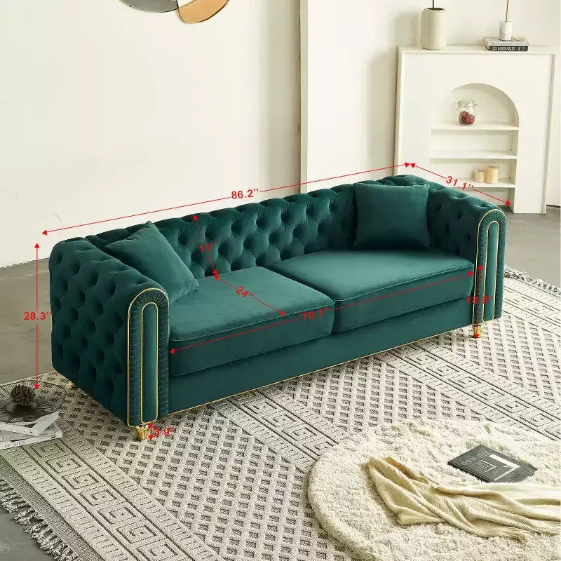 Divano Chesterfield moderno di lusso 86, divano a 3 posti con braccioli arrotolati e finiture dorate per soggiorno, camera da letto o appartamento127