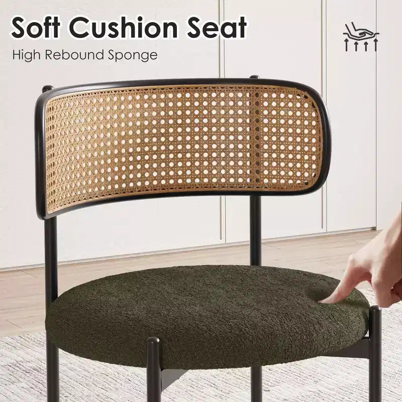 Set di 2 moderne sedie da pranzo imbottite con gambe in metallo e schienale in rattan per cucina, verdi